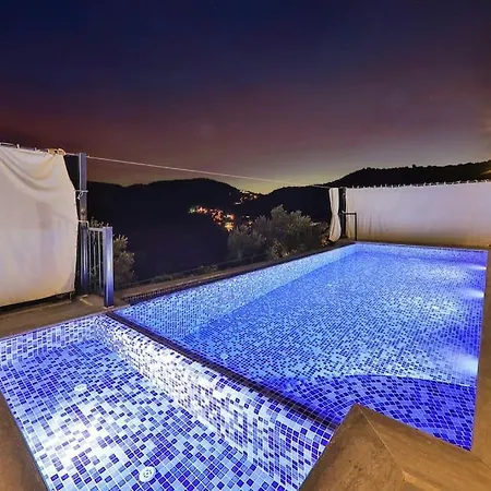 Calikusu Kalkan Willa